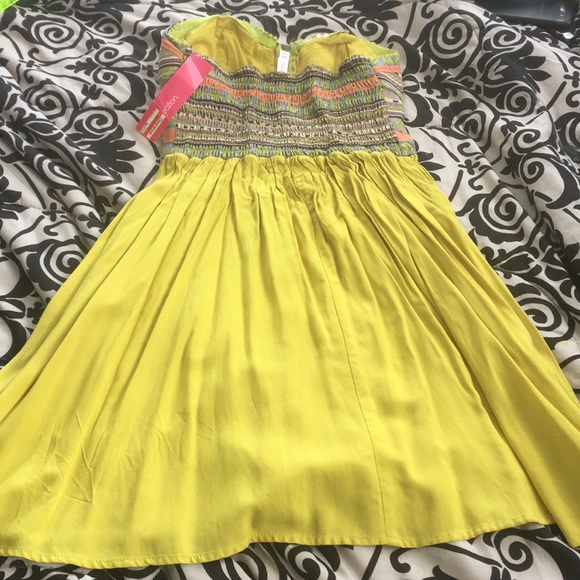 Dress - Picture 3 of 3